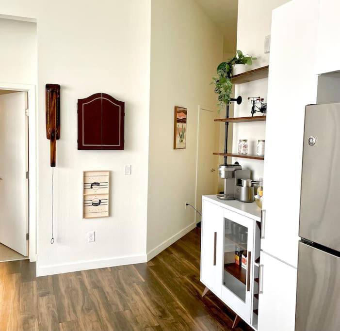 Apartment 3 Bedroom Downtown *